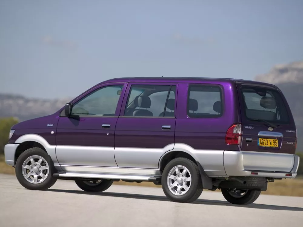 Автомобиль Chevrolet Tavera Компактвэн