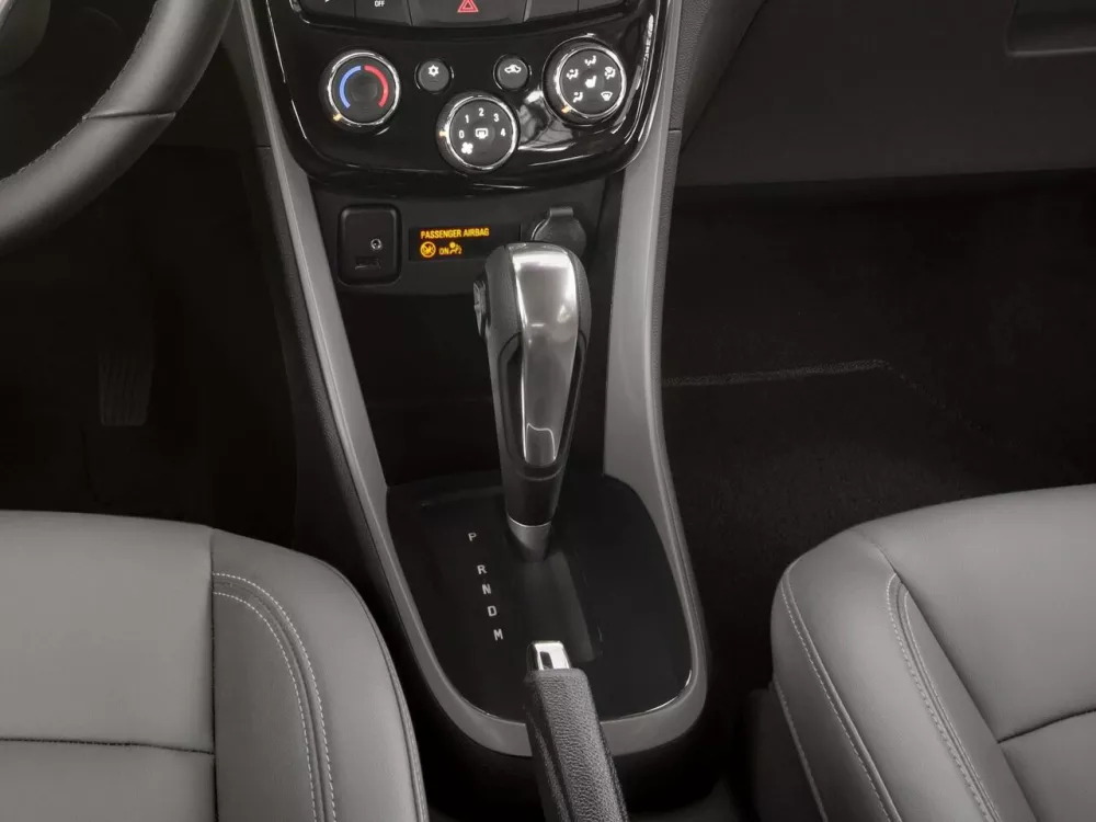 Автомобиль Chevrolet Tracker III Рестайлинг Внедорожник (5 дверей)