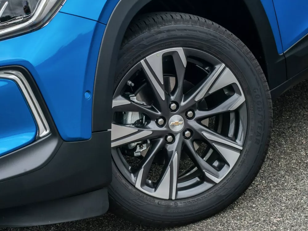 Автомобиль Chevrolet Tracker IV Внедорожник (5 дверей)