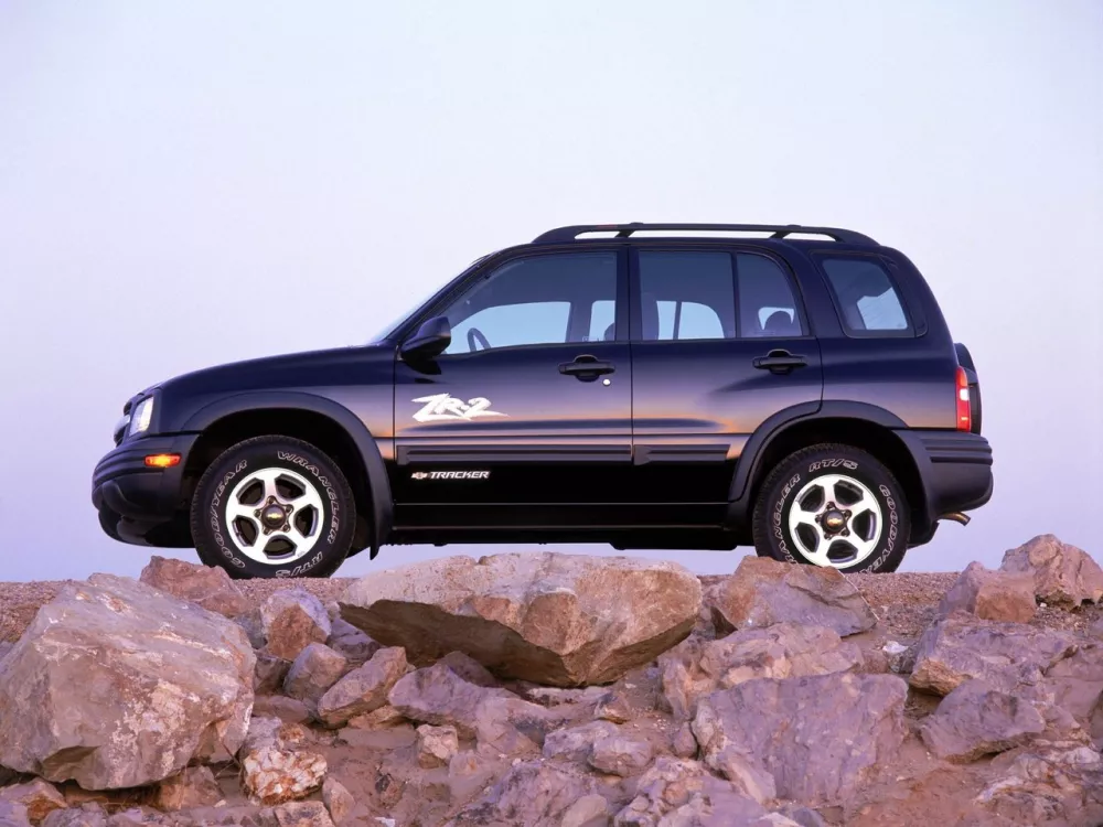 Автомобиль Chevrolet Tracker II Внедорожник (5 дверей)