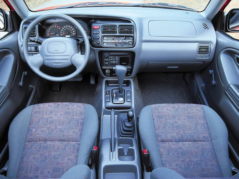Автомобиль Chevrolet Tracker II Внедорожник (5 дверей)