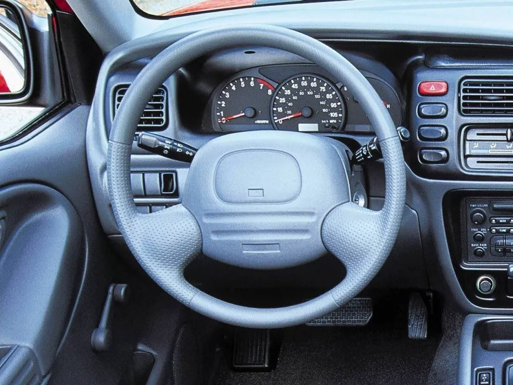 Автомобиль Chevrolet Tracker II Внедорожник (5 дверей)
