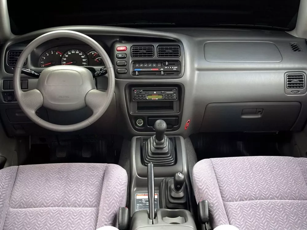 Автомобиль Chevrolet Tracker I Внедорожник (5 дверей)