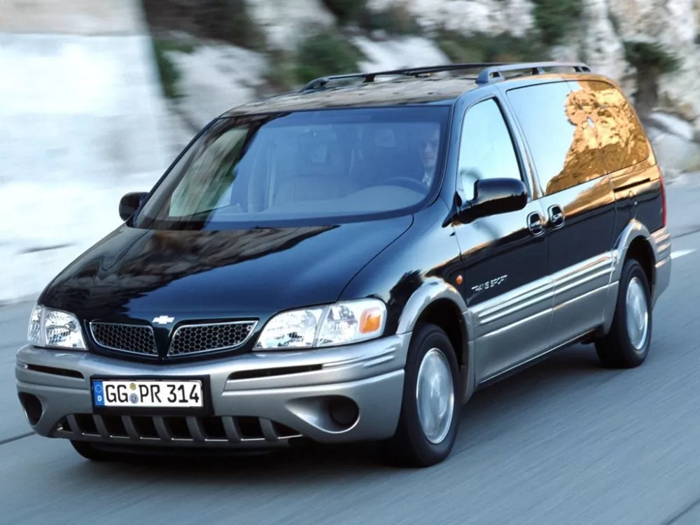 Автомобиль Chevrolet Trans Sport Минивэн