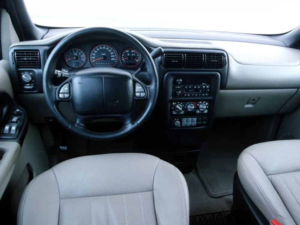 Автомобиль Chevrolet Trans Sport Минивэн