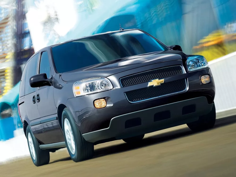 Автомобиль Chevrolet Uplander Минивэн