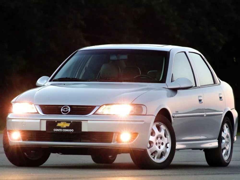 Автомобиль Chevrolet Vectra II Седан
