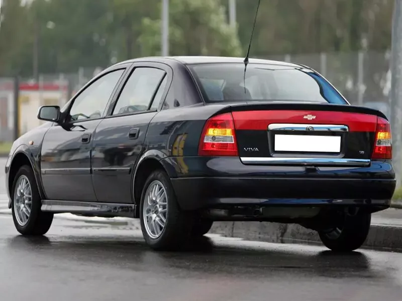 Автомобиль Chevrolet Viva Седан