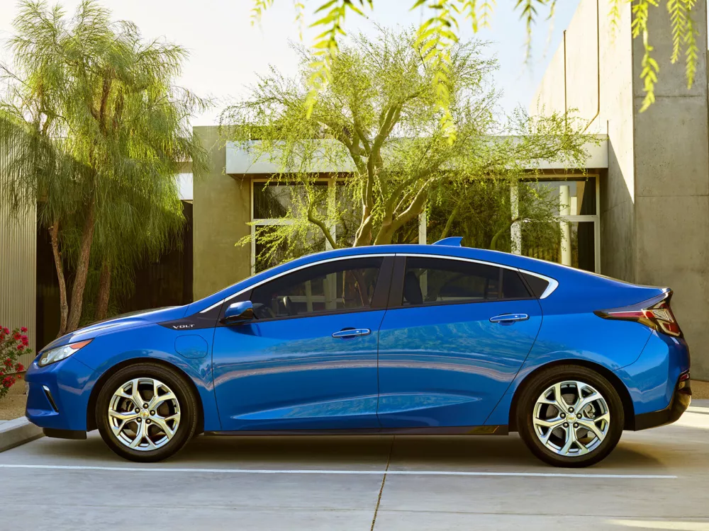 Автомобиль Chevrolet Volt II Хэтчбек (5 дверей)