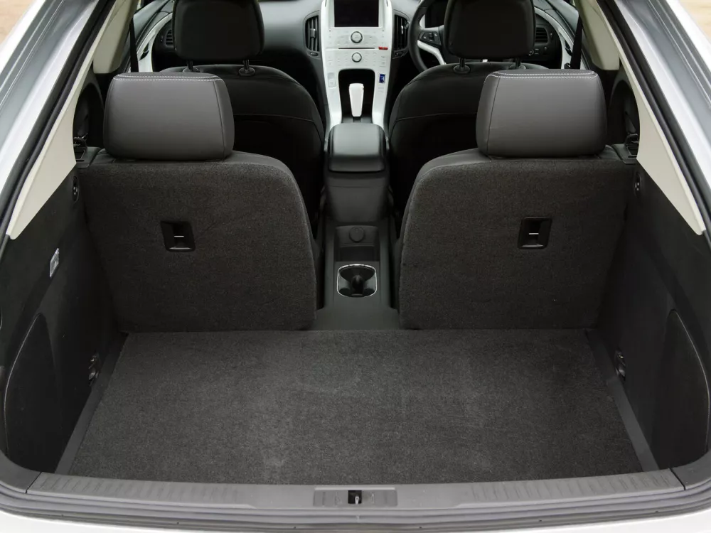 Автомобиль Chevrolet Volt I Хэтчбек (5 дверей)