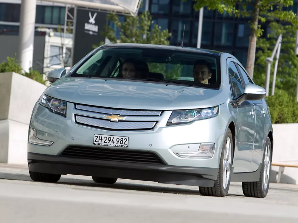 Автомобиль Chevrolet Volt I Хэтчбек (5 дверей)