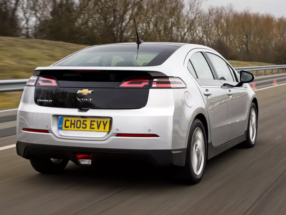 Автомобиль Chevrolet Volt I Хэтчбек (5 дверей)