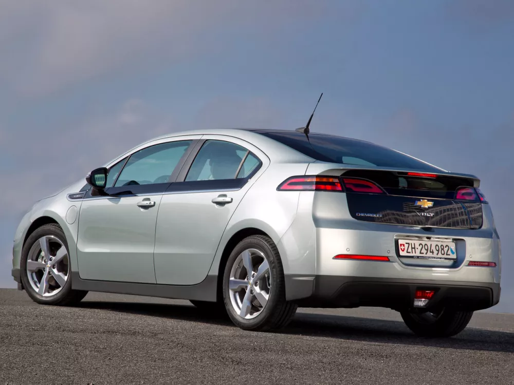 Автомобиль Chevrolet Volt I Хэтчбек (5 дверей)