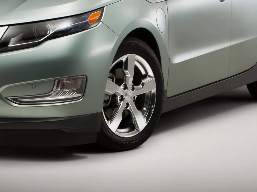 Автомобиль Chevrolet Volt I Хэтчбек (5 дверей)