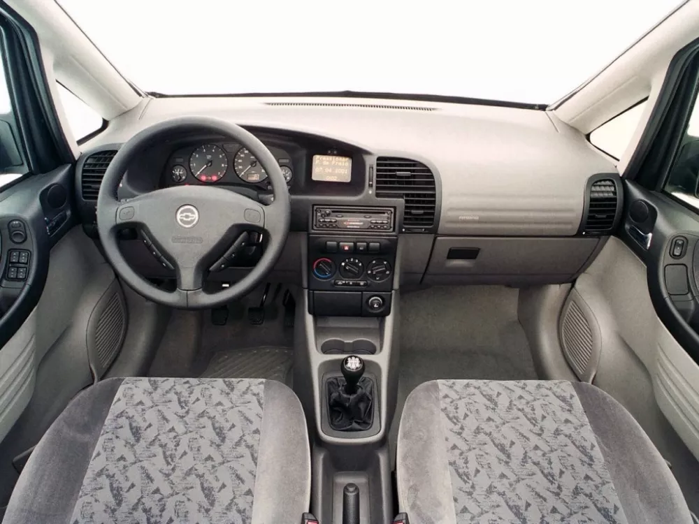 Автомобиль Chevrolet Zafira Компактвэн