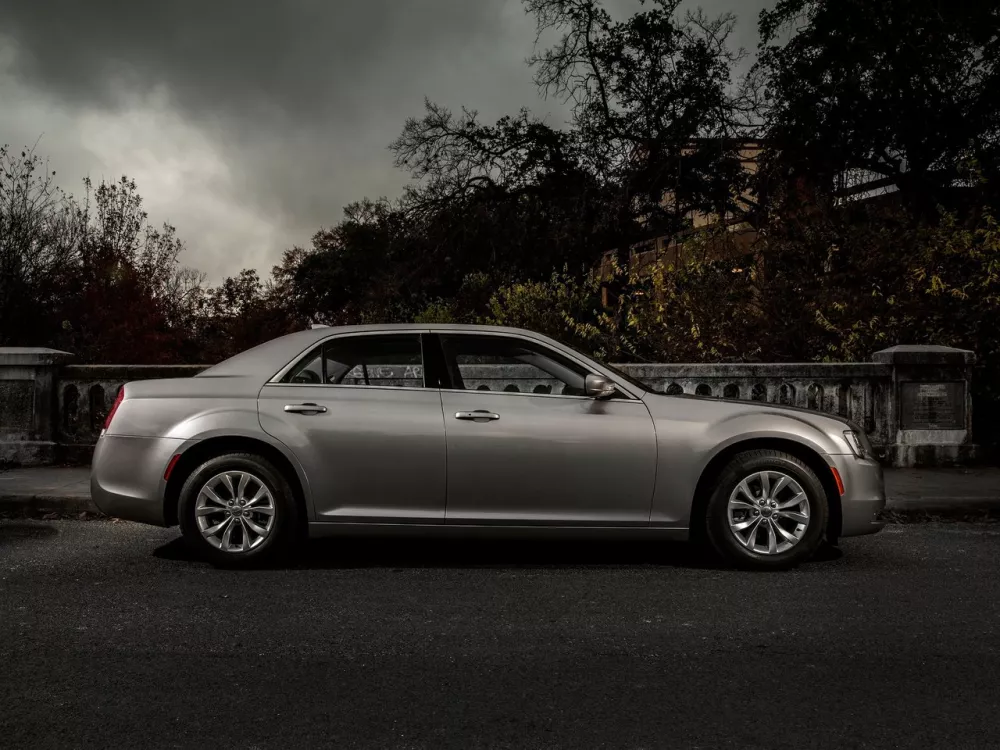 Автомобиль Chrysler 300C II Рестайлинг Седан
