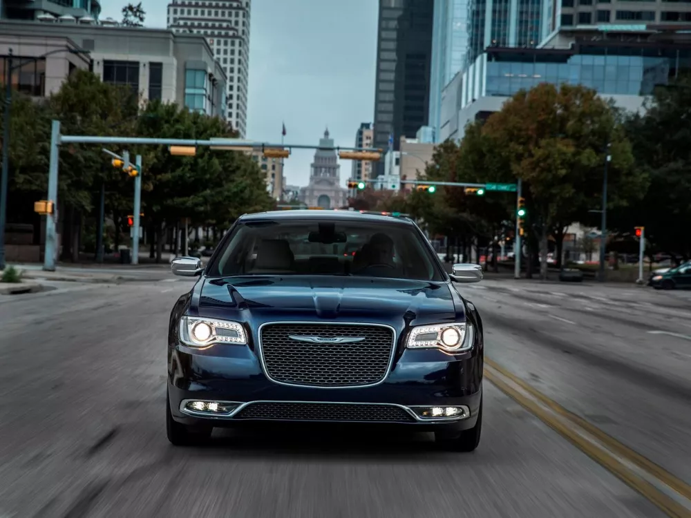 Автомобиль Chrysler 300C II Рестайлинг Седан