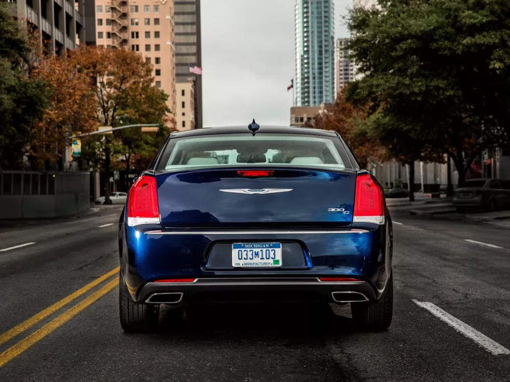Автомобиль Chrysler 300C II Рестайлинг Седан