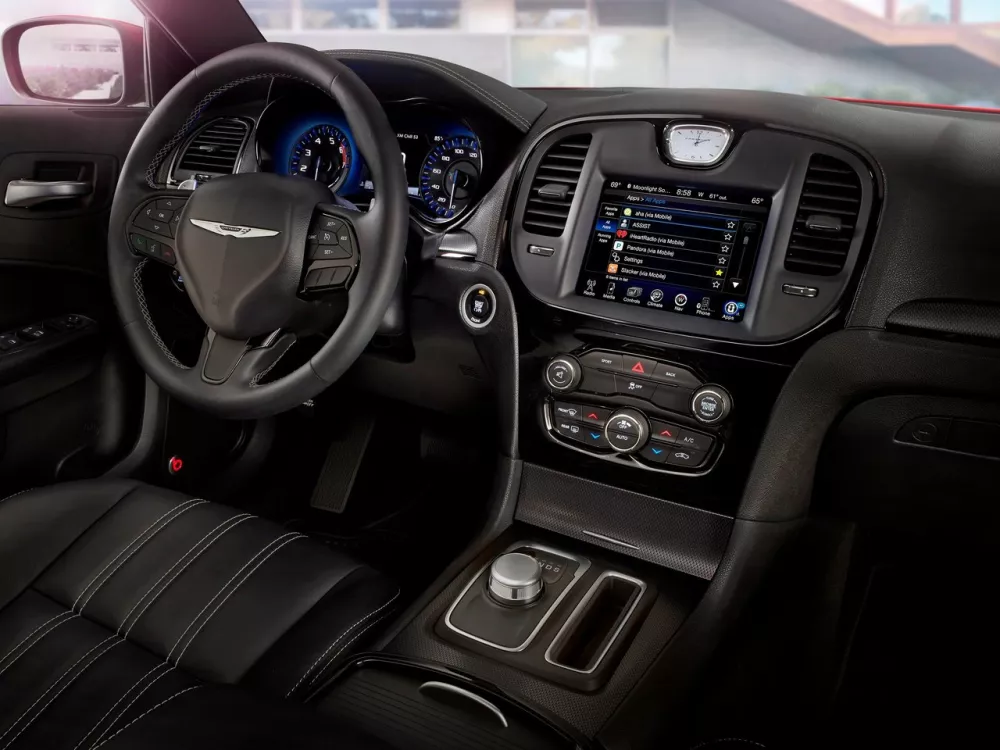 Автомобиль Chrysler 300C II Рестайлинг Седан
