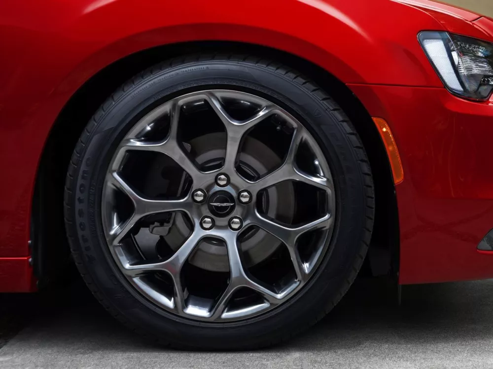 Автомобиль Chrysler 300C II Рестайлинг Седан