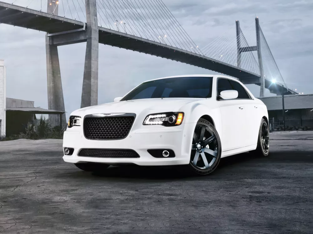 Автомобиль Chrysler 300C II Седан SRT8