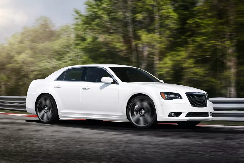 Автомобиль Chrysler 300C II Седан SRT8