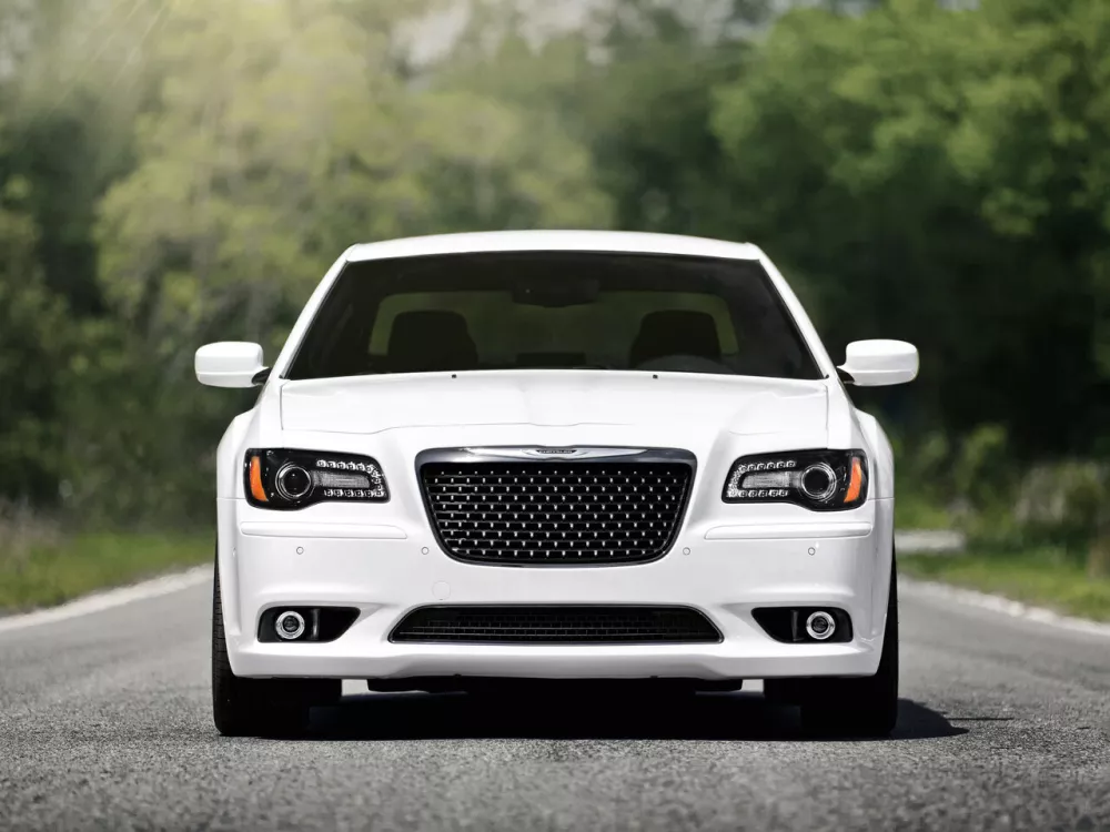 Автомобиль Chrysler 300C II Седан SRT8