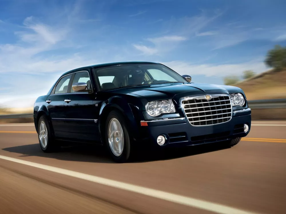 Автомобиль Chrysler 300C I Седан