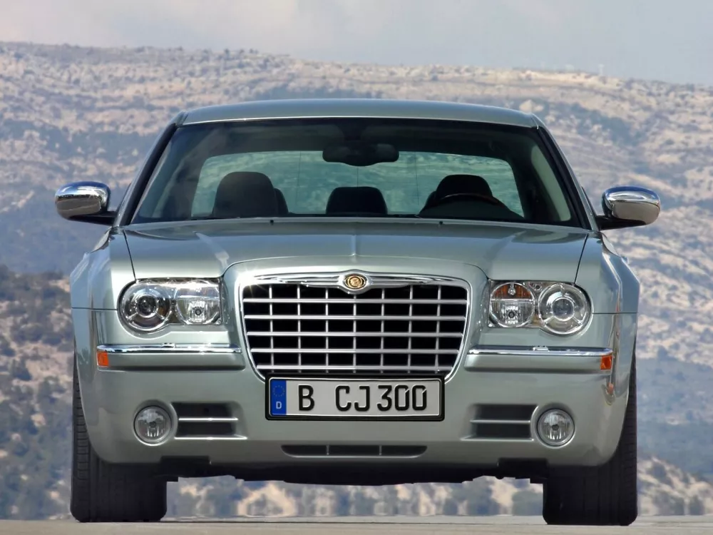 Автомобиль Chrysler 300C I Седан