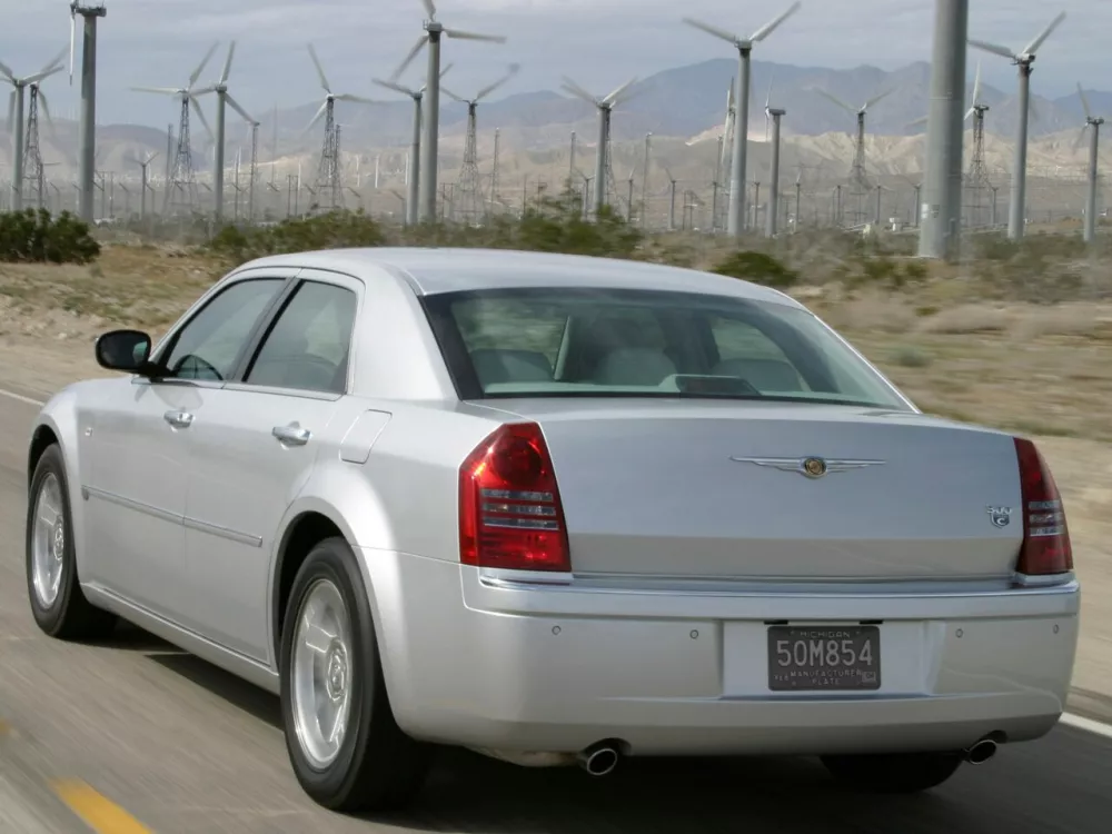Автомобиль Chrysler 300C I Седан
