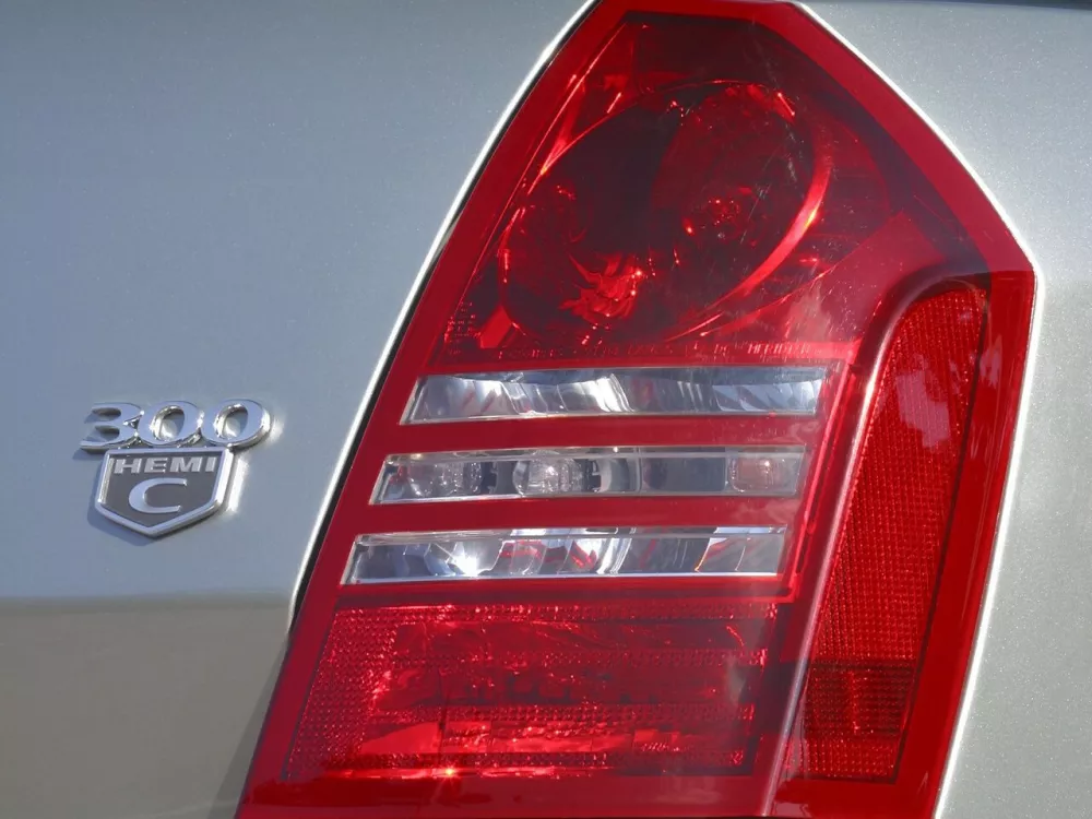 Автомобиль Chrysler 300C I Седан