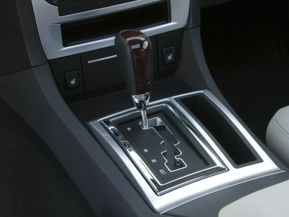Автомобиль Chrysler 300C I Седан