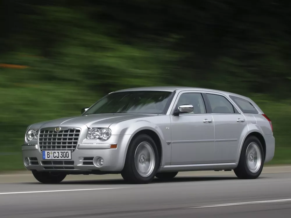 Автомобиль Chrysler 300C I Универсал (5 дверей)