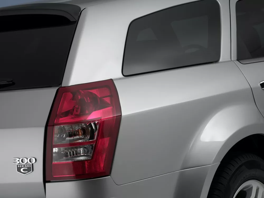 Автомобиль Chrysler 300C I Универсал (5 дверей)