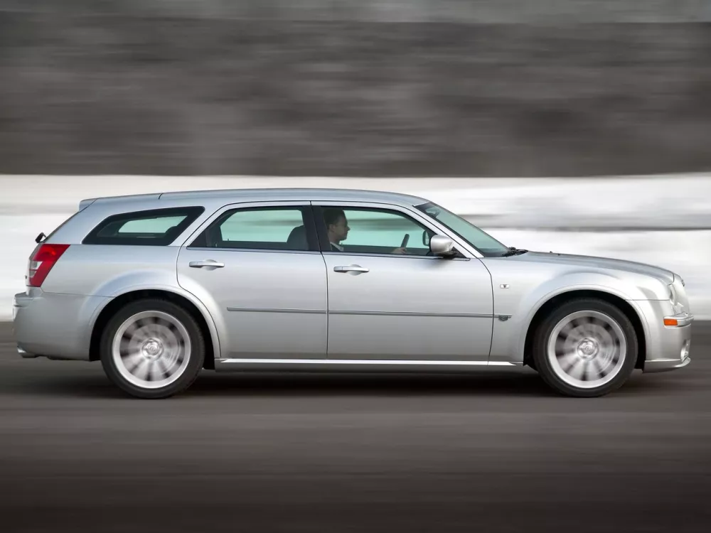 Автомобиль Chrysler 300C I Универсал (5 дверей)