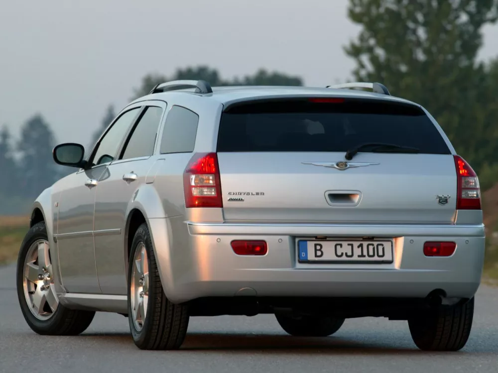 Автомобиль Chrysler 300C I Универсал (5 дверей)