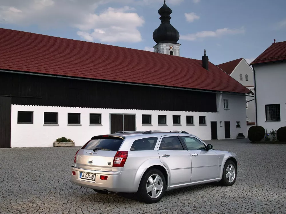 Автомобиль Chrysler 300C I Универсал (5 дверей)