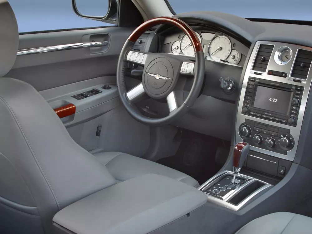 Автомобиль Chrysler 300C I Универсал (5 дверей)