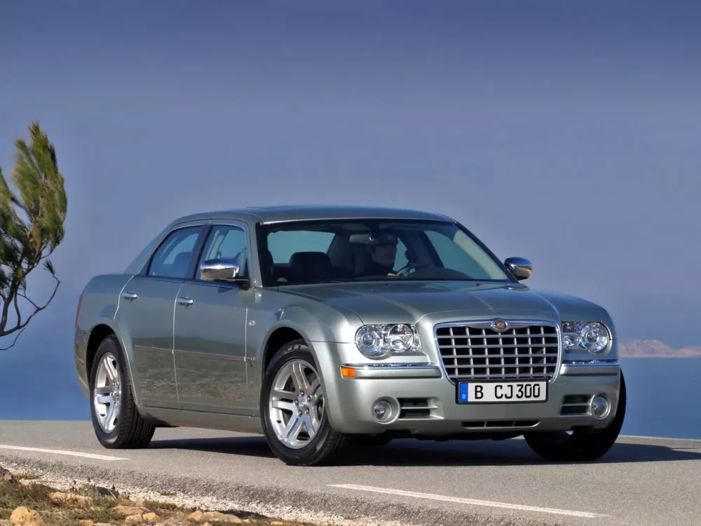 Автомобиль Chrysler 300C I Седан SRT8