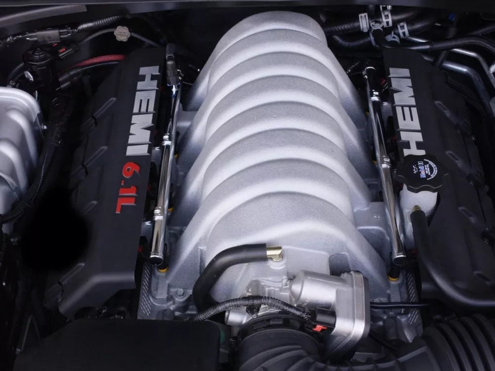 Автомобиль Chrysler 300C I Седан SRT8