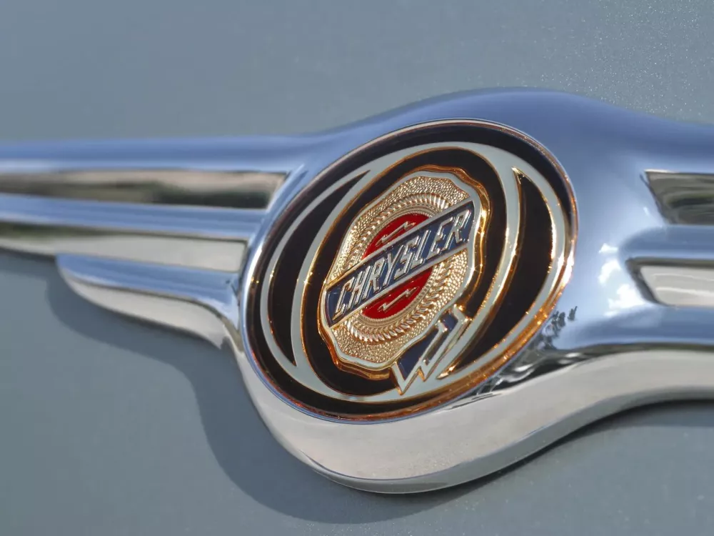 Автомобиль Chrysler 300C I Седан SRT8