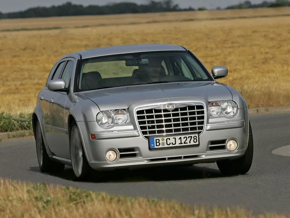 Автомобиль Chrysler 300C I Универсал (5 дверей) SRT8
