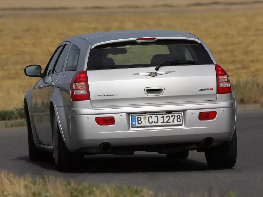 Автомобиль Chrysler 300C I Универсал (5 дверей) SRT8