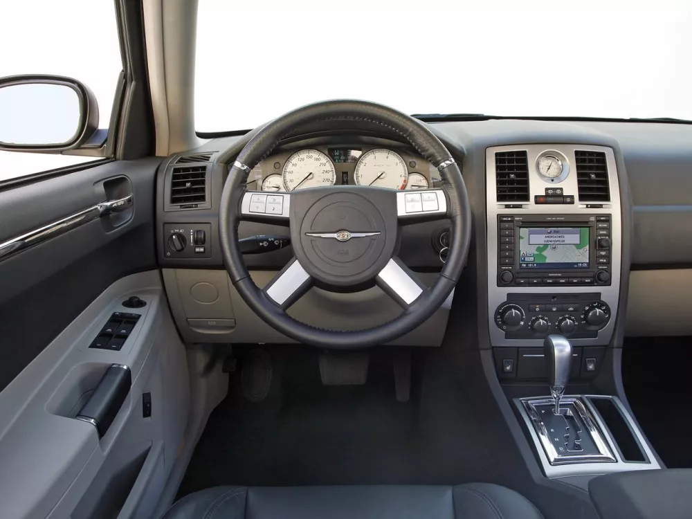 Автомобиль Chrysler 300C I Универсал (5 дверей) SRT8
