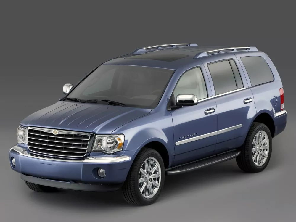 Автомобиль Chrysler Aspen Внедорожник (5 дверей)