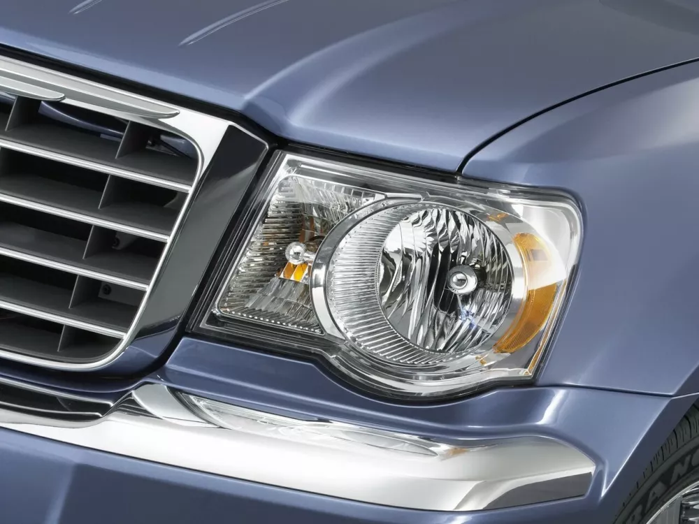 Автомобиль Chrysler Aspen Внедорожник (5 дверей)