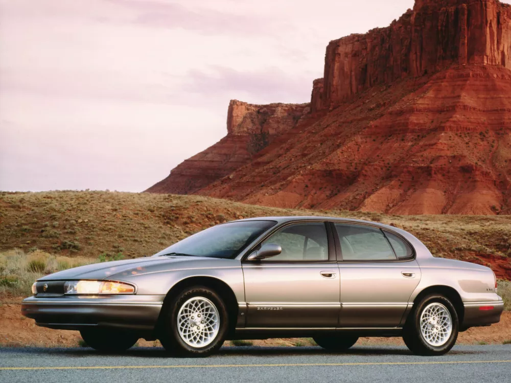 Автомобиль Chrysler LHS I Седан