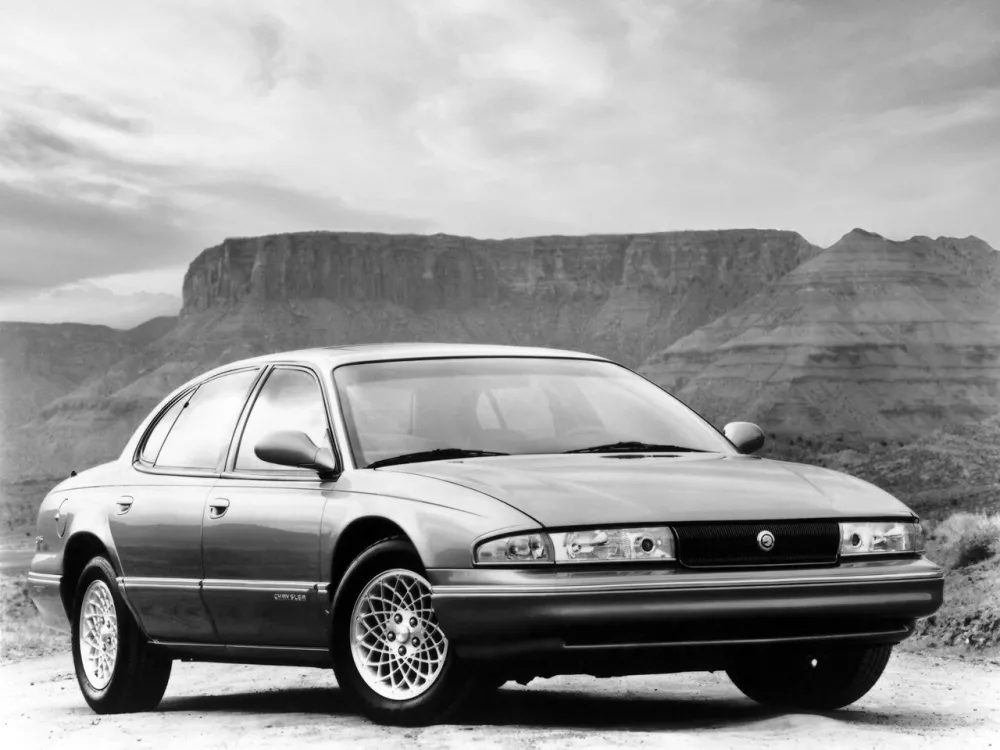 Автомобиль Chrysler LHS I Седан