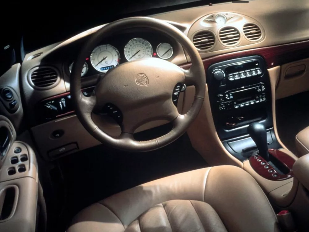 Автомобиль Chrysler LHS II Седан