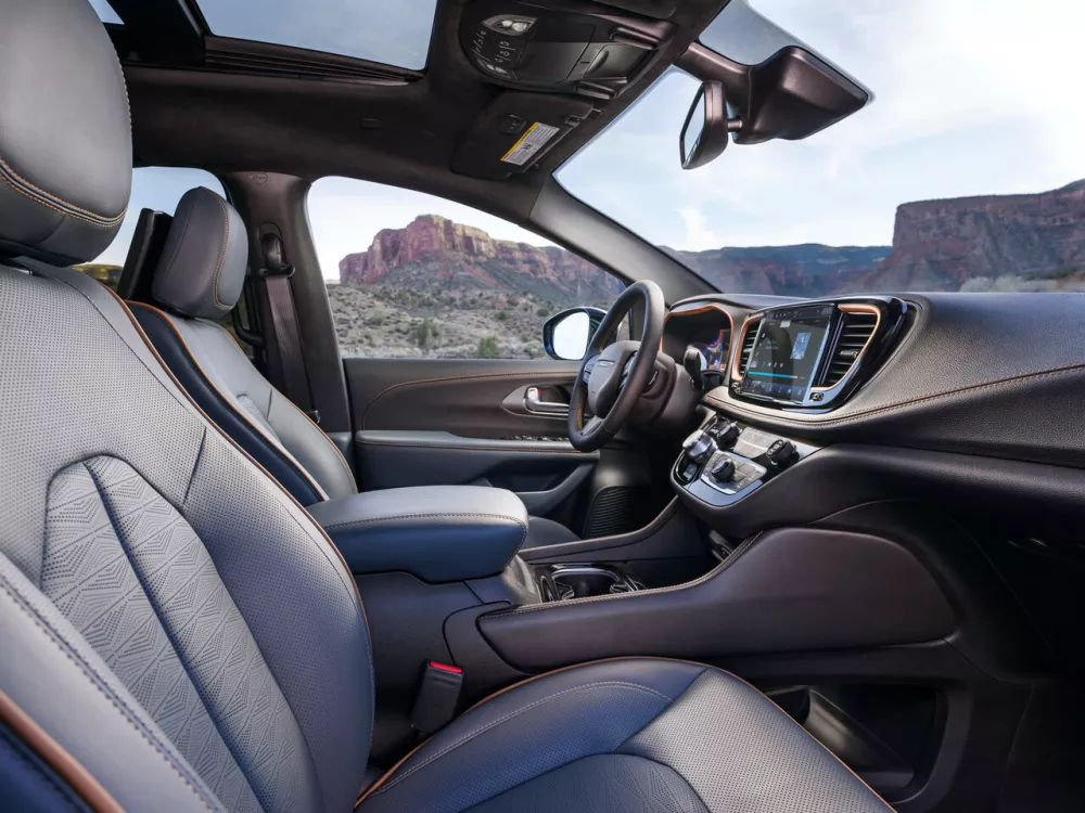 Автомобиль Chrysler Pacifica RU Рестайлинг 2 Минивэн